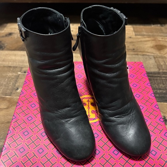 Tory Burch 'Lowell' Wedge Bootie - Picture 4 of 10